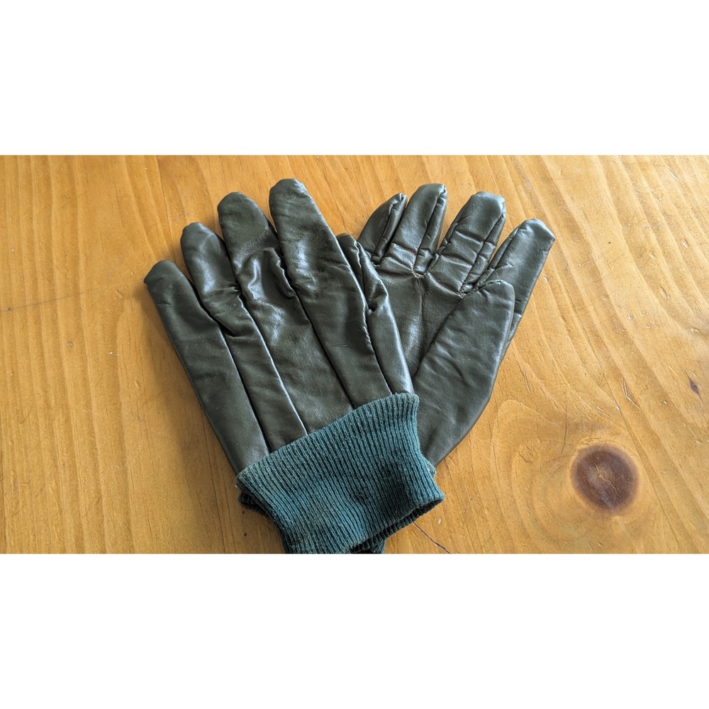 Vintage Dark Green Leather Gloves Ribbed Knit Cuffs Fleece Lined Winter Forest